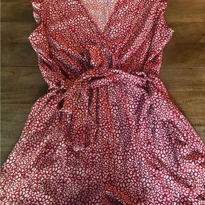 Cupshe- Red Ditsy V-Neck Flutter Sleeve Romper- NWT
